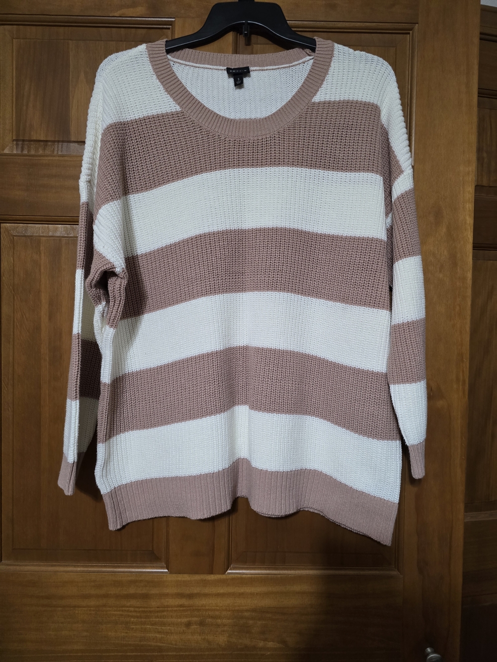 NWOT- Women's Torrid Wide-Stripe Crewneck Sweater in White and Dusty Pink
